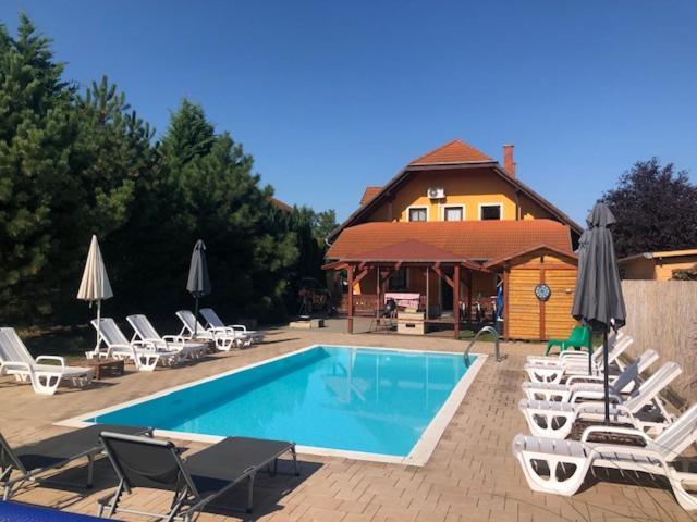 시오포크 Lifestyle Balaton 빌라 외부 사진